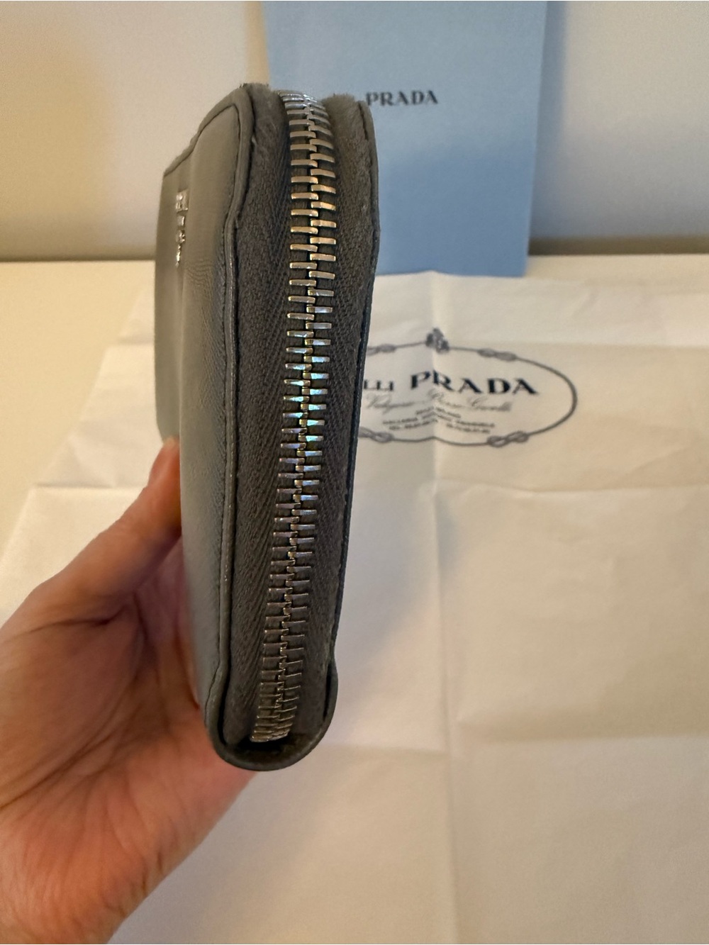 Prada Large Continental Women’s Wallet in Grey  Saffiano Leather - Picture 8 of 13